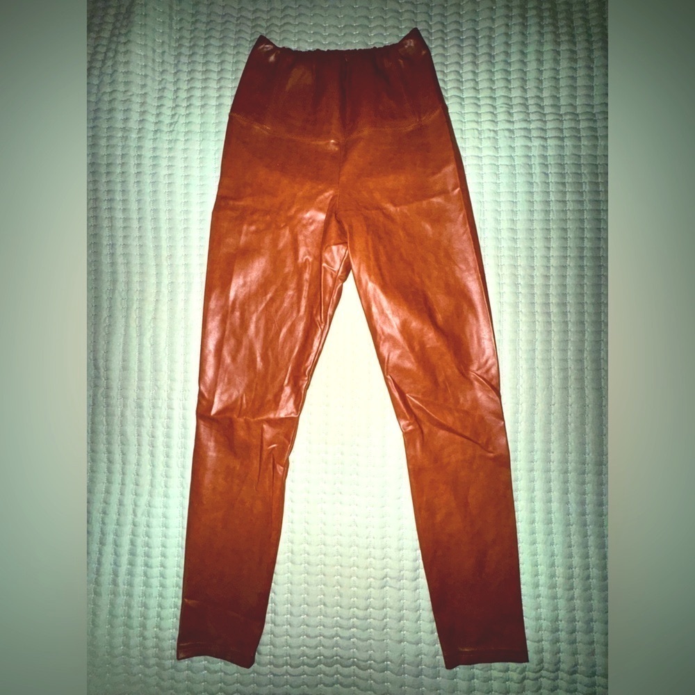 Wilfred Free Melina Vegan Pants/leggings. Cognac color. Size S. EUC.